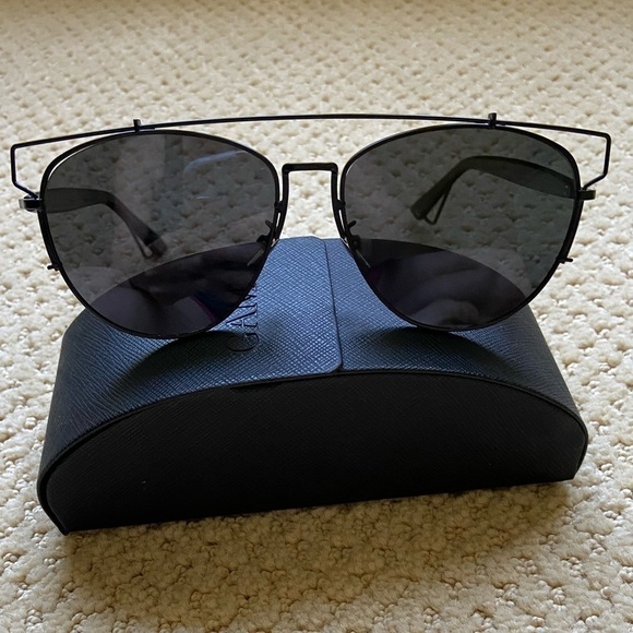 Unique Black Sunglasses! Worn once - Picture 2 of 3